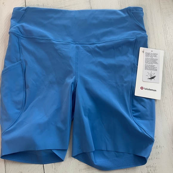 NWT Fast and Free HR Shorts with Pockets - Picture 1 of 4